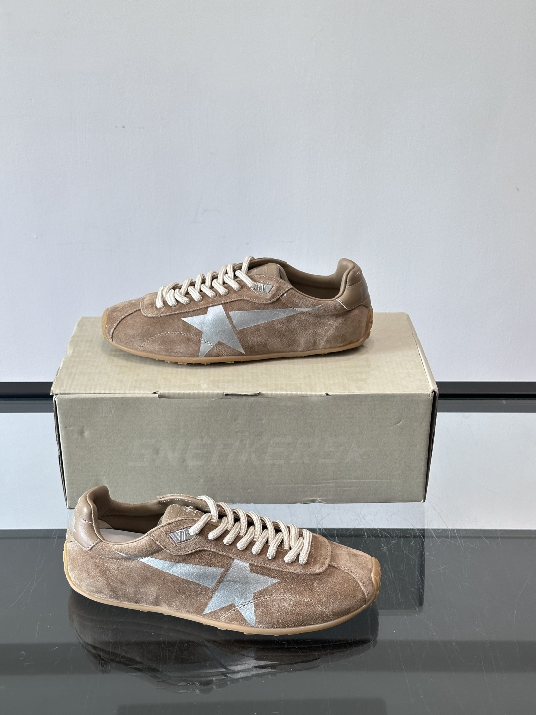 Golden Goose Marathon SPeed系列棕l小脏鞋，经典复古德训鞋灵感，绒面皮革+做旧