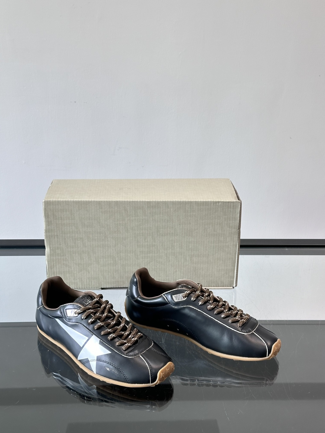 Golden Goose Marathon SPeed系列棕l小脏鞋，经典复古德训鞋灵感，绒面皮革+做旧