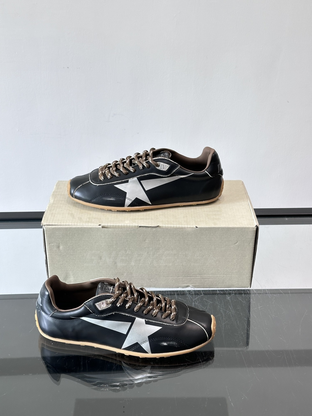 Golden Goose Marathon SPeed系列棕l小脏鞋，经典复古德训鞋灵感，绒面皮革+做旧