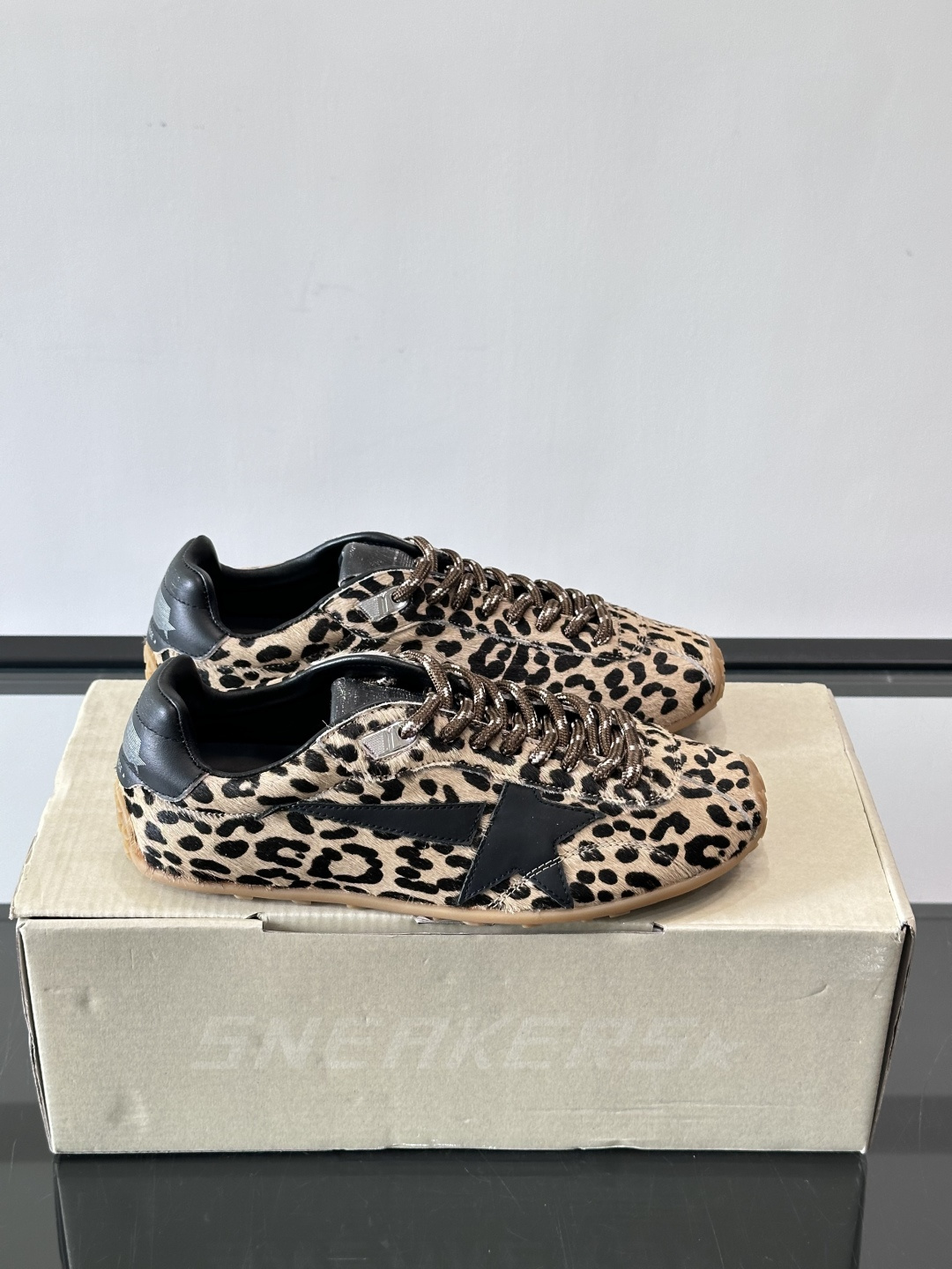 Golden Goose Marathon SPeed系列棕l小脏鞋，经典复古德训鞋灵感，绒面皮革+做旧