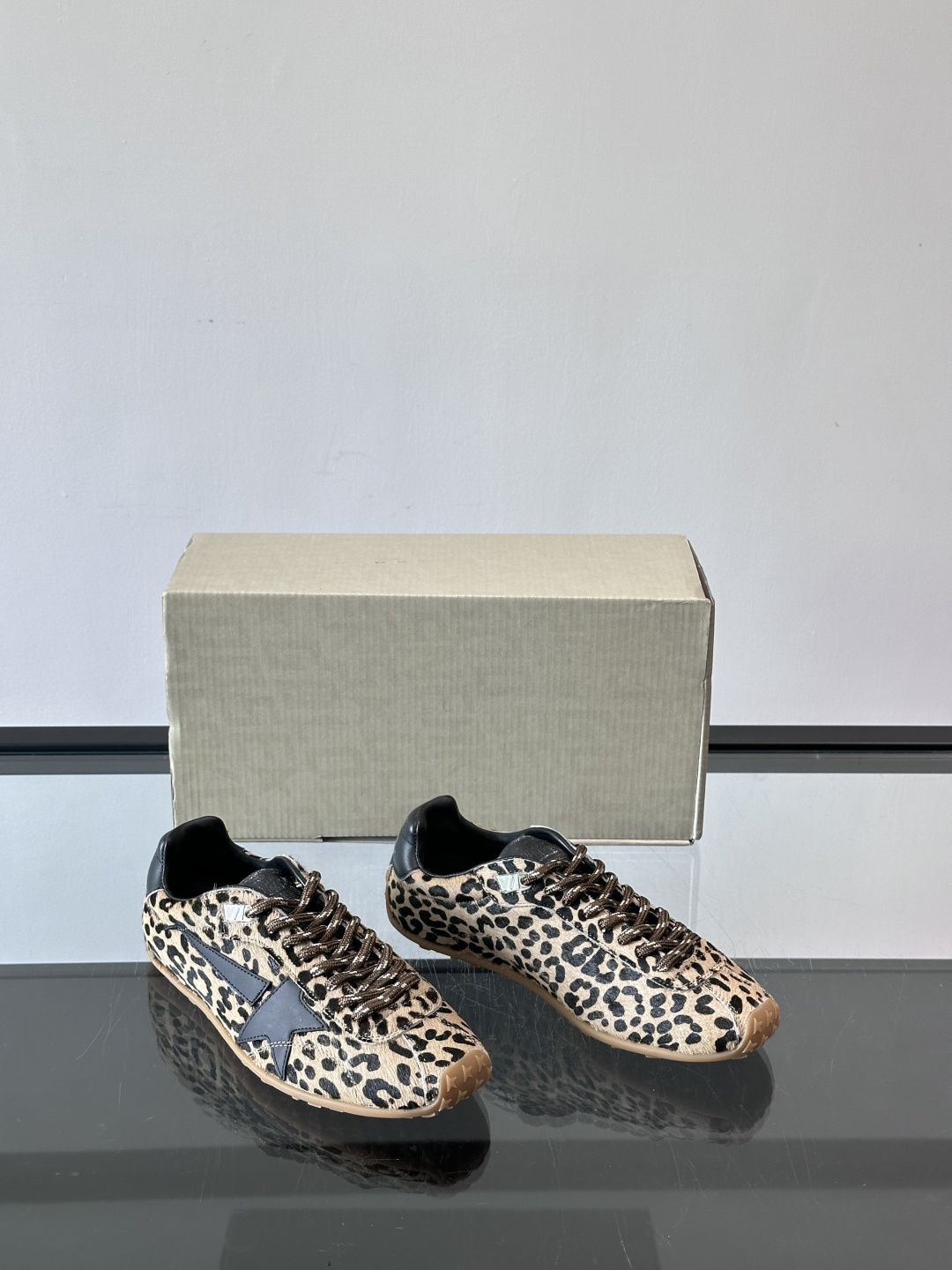 Golden Goose Marathon SPeed系列棕l小脏鞋，经典复古德训鞋灵感，绒面皮革+做旧