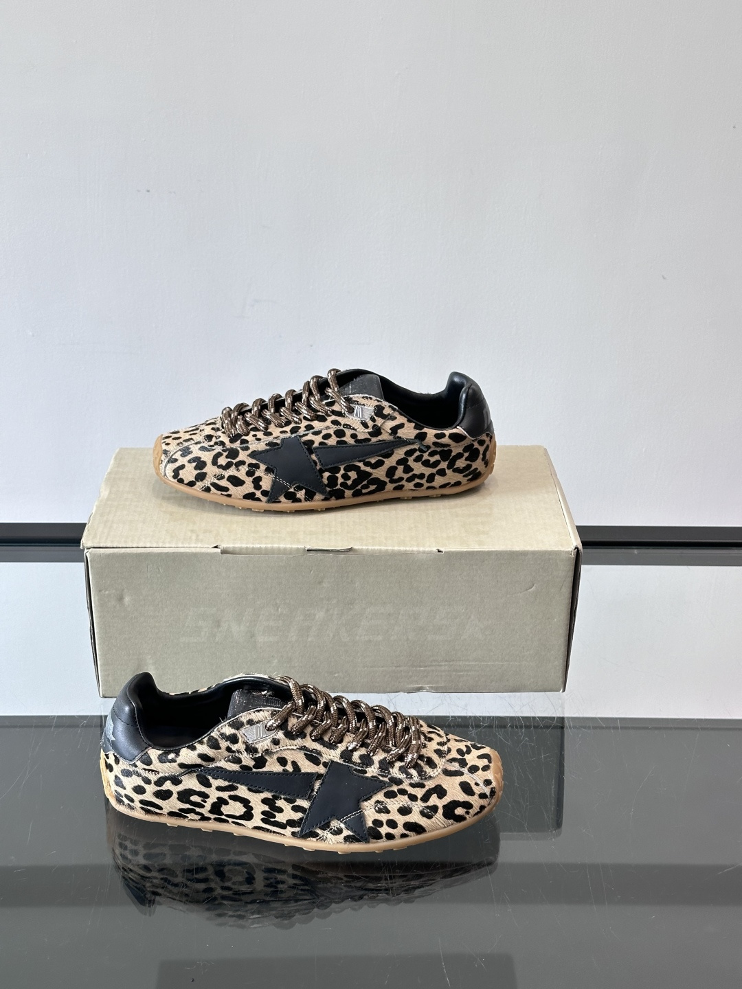 Golden Goose Marathon SPeed系列棕l小脏鞋，经典复古德训鞋灵感，绒面皮革+做旧