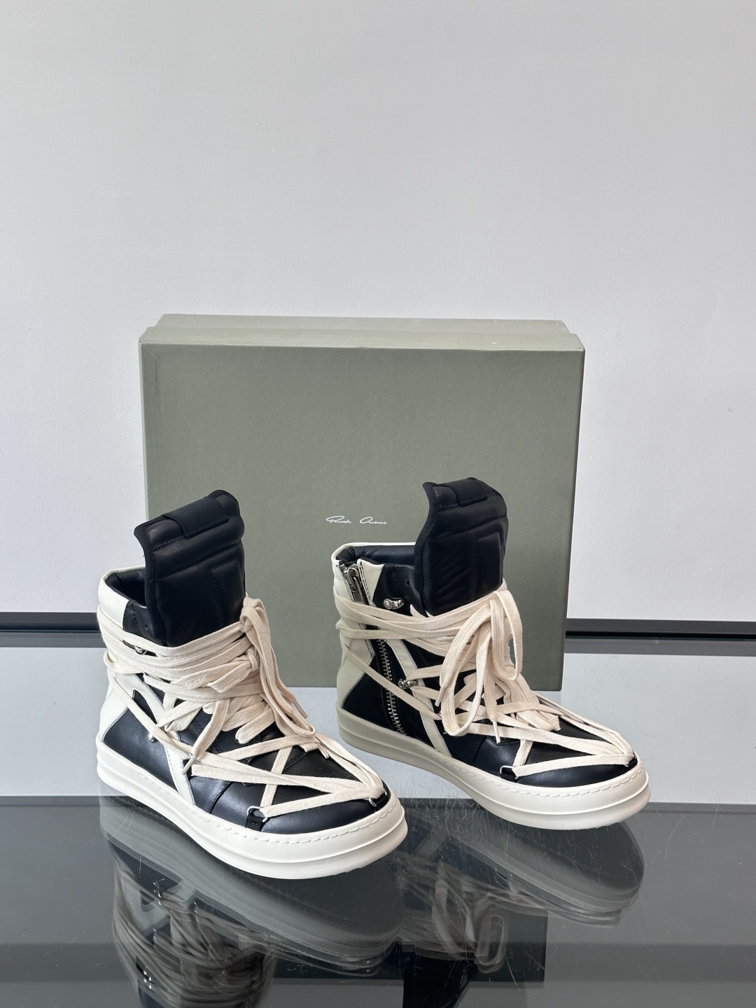 Rick Owens High-Top Sneakers: Black Leather, Pentagram Detail, and 7cm Platform 6 cmp i1761414462391 7577 0 4