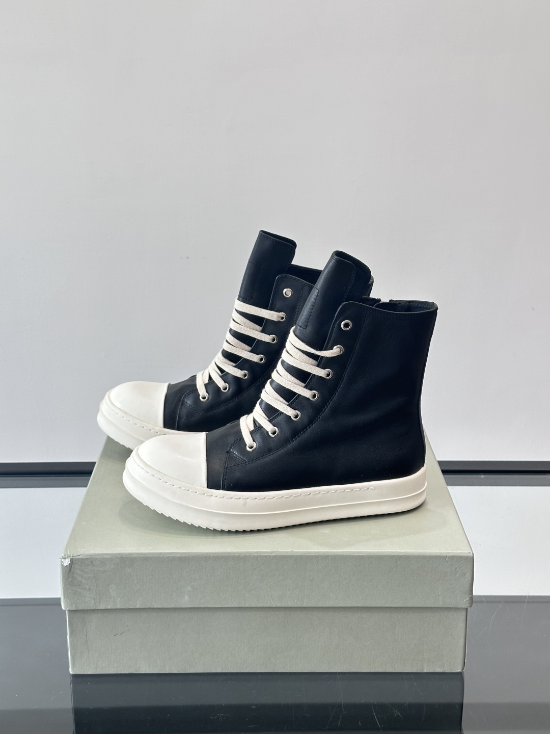 Rick Owens High-Top Sneakers: Black Leather Platform Shoes for Men & Women 4 cmp i1761417082878 8989 0 2