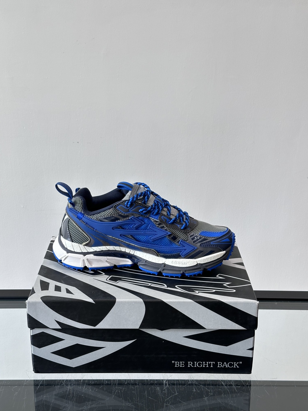 OFF-WHITE Be Right Back 情侣款👫圆头系带 箭头图案 低帮 生活休闲鞋 绿色。一款