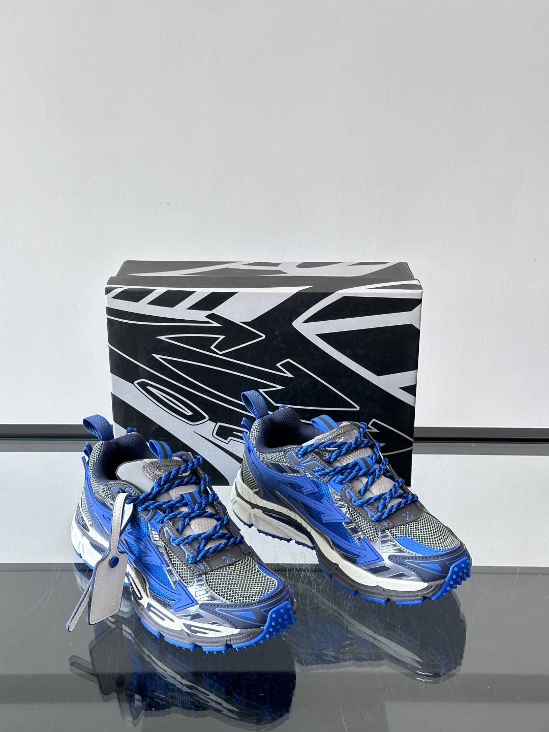 OFF-WHITE Be Right Back 情侣款👫圆头系带 箭头图案 低帮 生活休闲鞋 绿色。一款