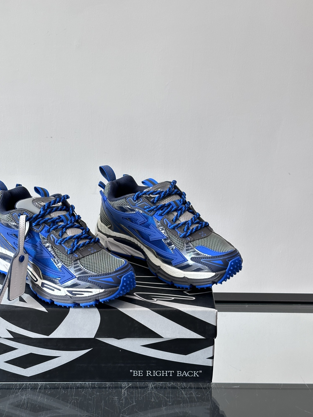 OFF-WHITE Be Right Back 情侣款👫圆头系带 箭头图案 低帮 生活休闲鞋 绿色。一款