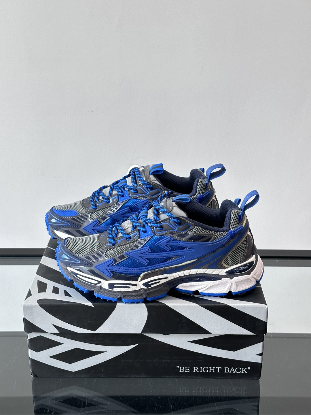 OFF-WHITE Be Right Back 情侣款👫圆头系带 箭头图案 低帮 生活休闲鞋 绿色。一款