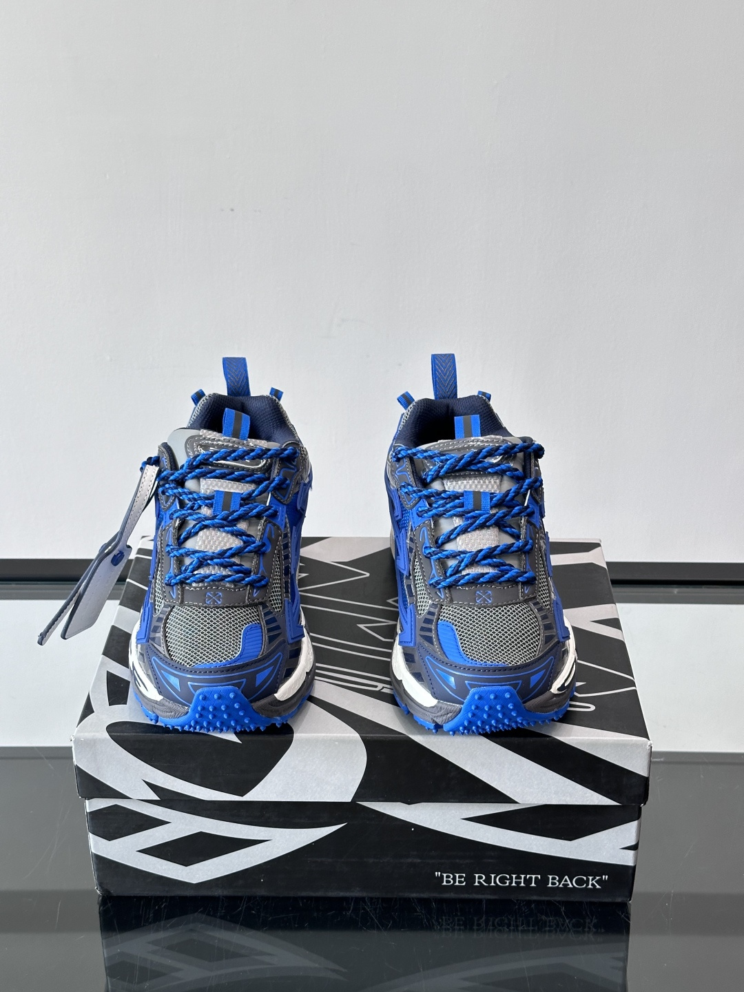 OFF-WHITE Be Right Back 情侣款👫圆头系带 箭头图案 低帮 生活休闲鞋 绿色。一款