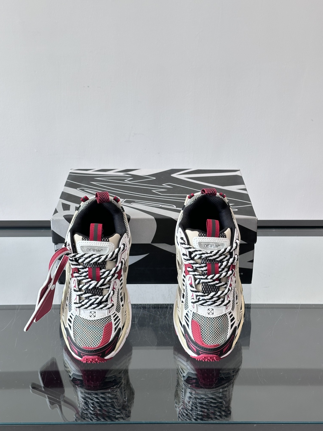 OFF-WHITE Be Right Back 情侣款👫圆头系带 箭头图案 低帮 生活休闲鞋 绿色。一款