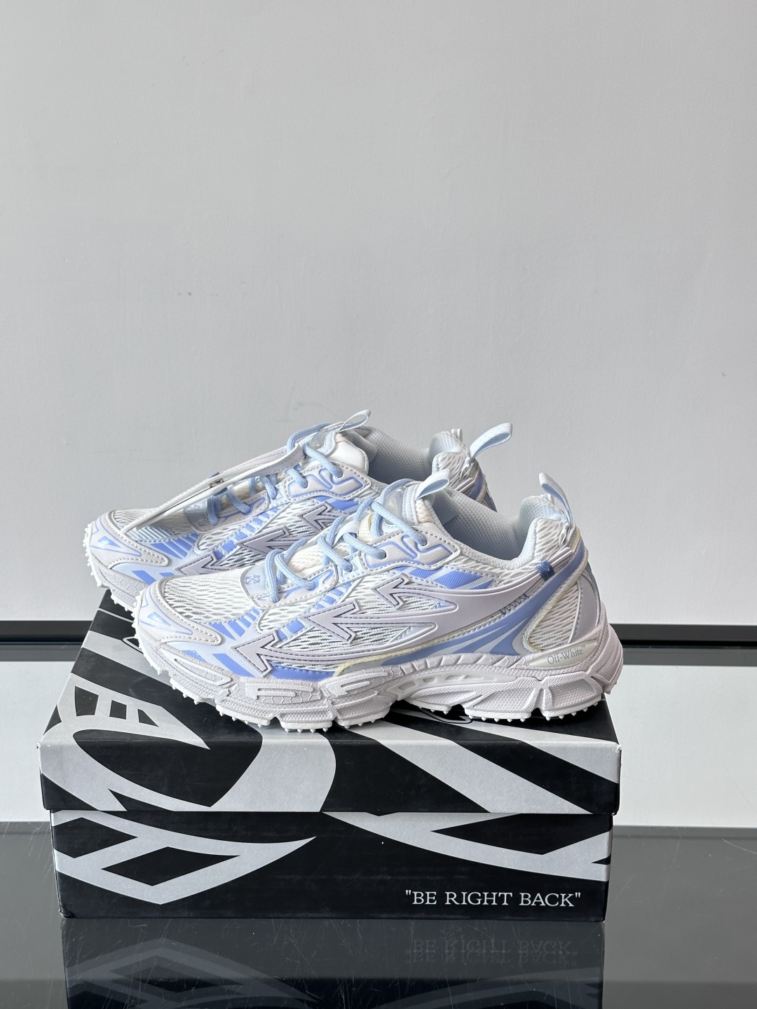 OFF-WHITE Be Right Back 情侣款👫圆头系带 箭头图案 低帮 生活休闲鞋 绿色。一款