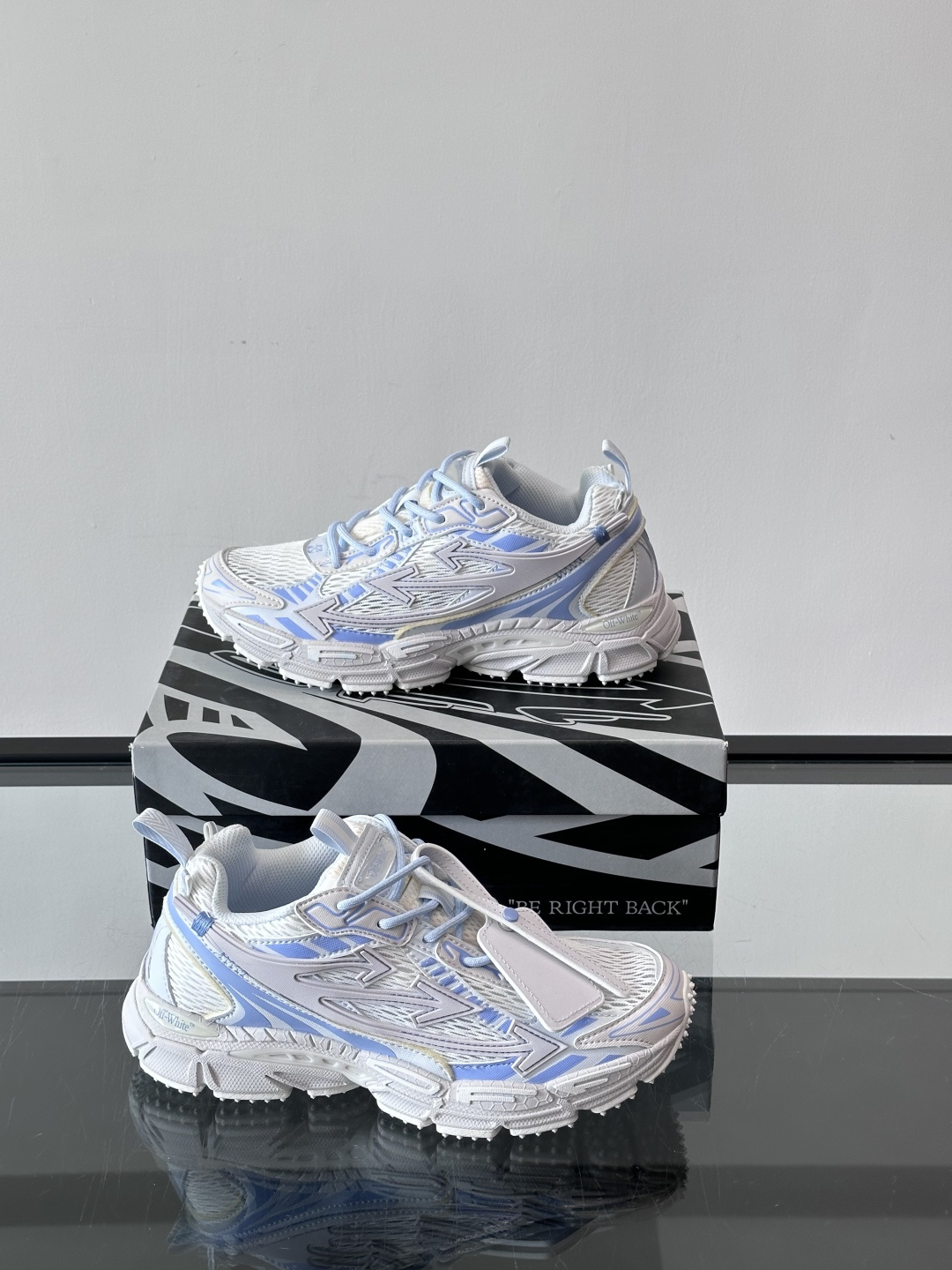 OFF-WHITE Be Right Back 情侣款👫圆头系带 箭头图案 低帮 生活休闲鞋 绿色。一款