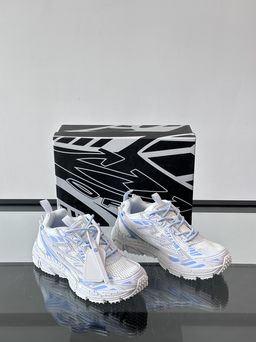 OFF-WHITE Be Right Back 情侣款👫圆头系带 箭头图案 低帮 生活休闲鞋 绿色。一款