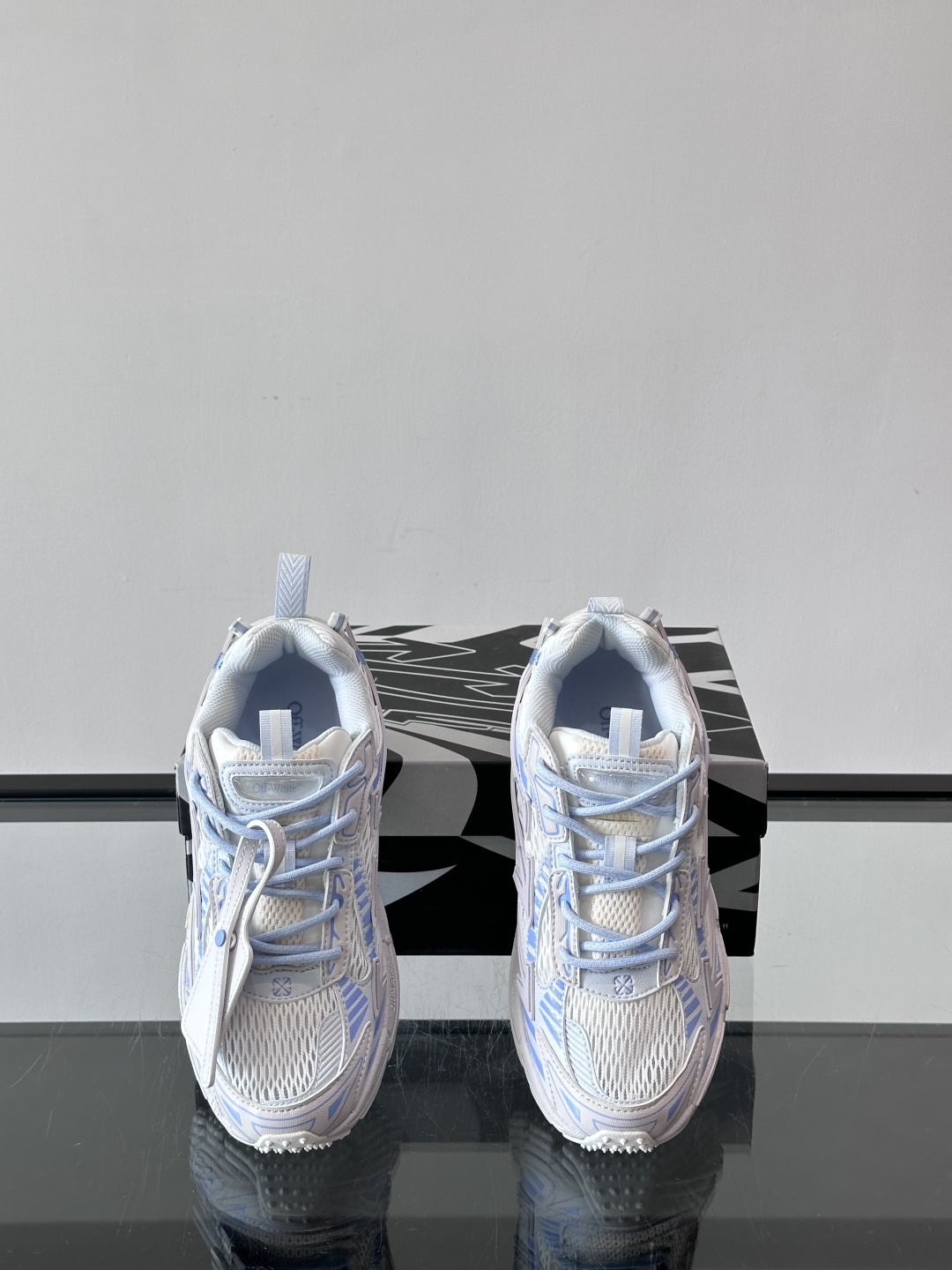 OFF-WHITE Be Right Back 情侣款👫圆头系带 箭头图案 低帮 生活休闲鞋 绿色。一款