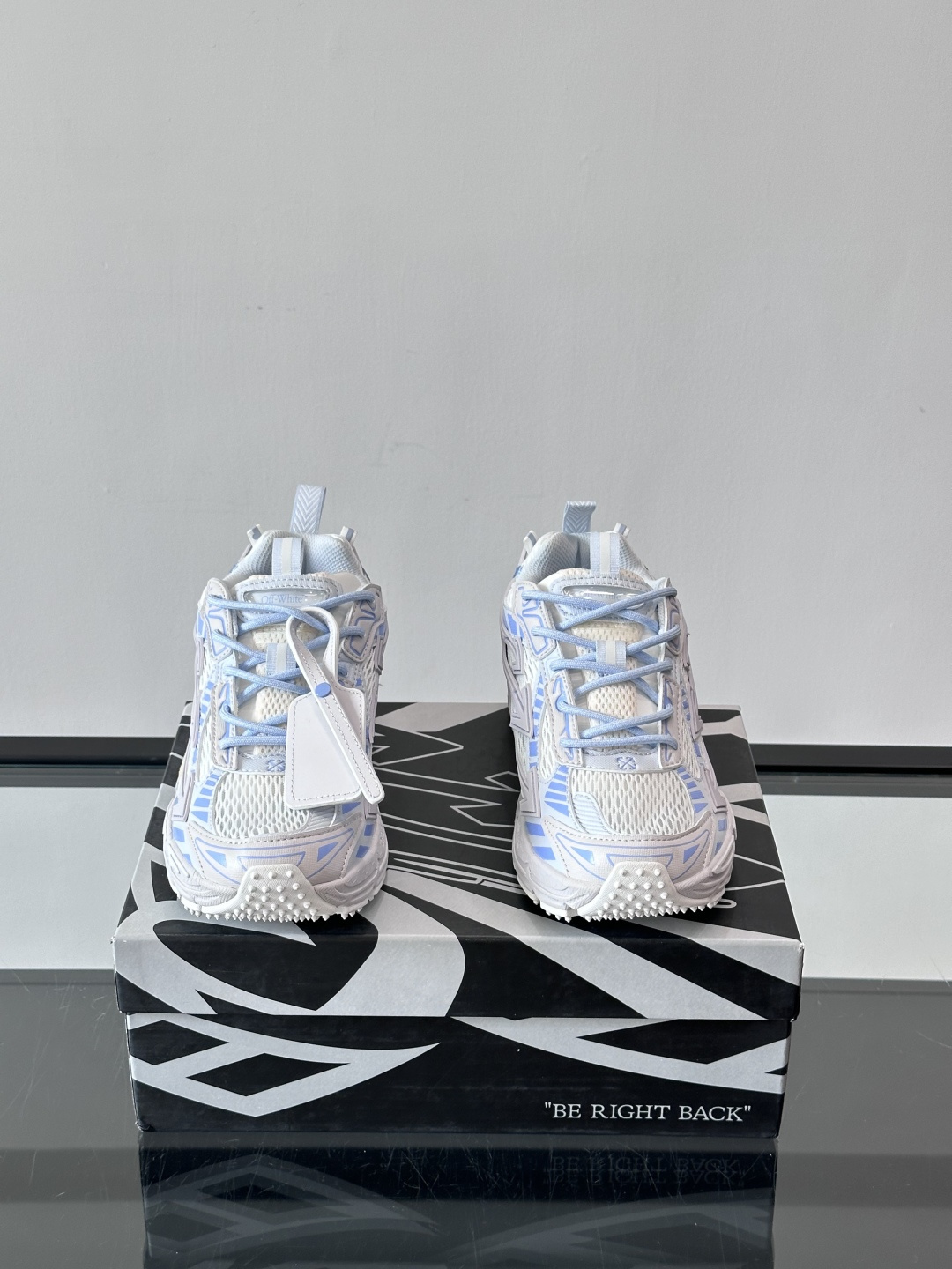 OFF-WHITE Be Right Back 情侣款👫圆头系带 箭头图案 低帮 生活休闲鞋 绿色。一款