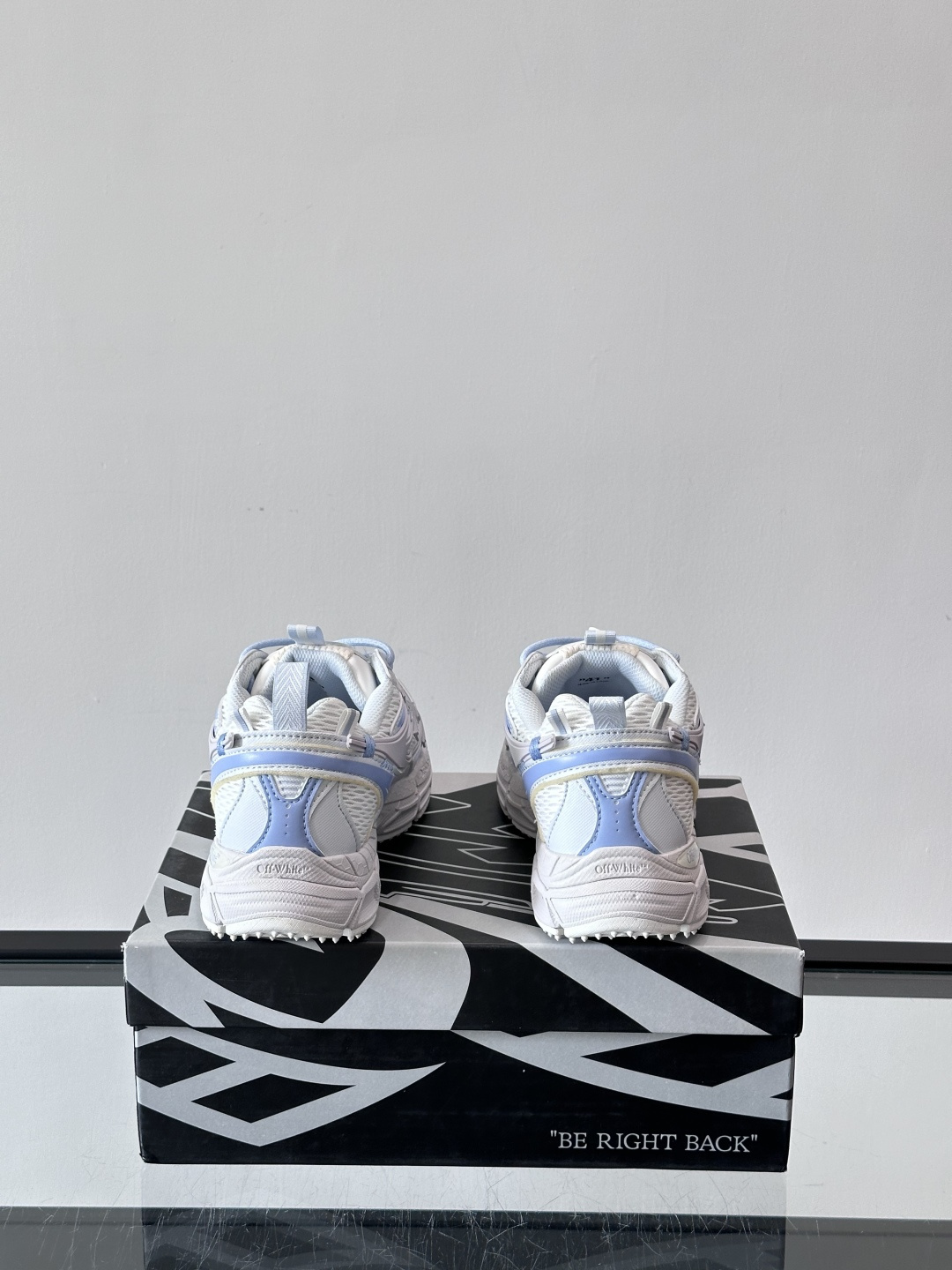 OFF-WHITE Be Right Back 情侣款👫圆头系带 箭头图案 低帮 生活休闲鞋 绿色。一款