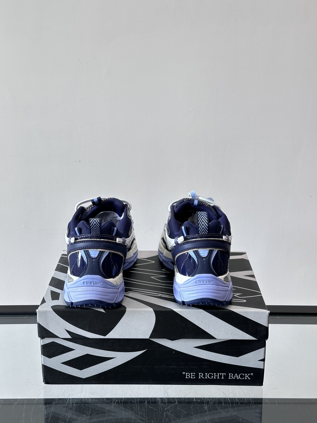 OFF-WHITE Be Right Back 情侣款👫圆头系带 箭头图案 低帮 生活休闲鞋 绿色。一款