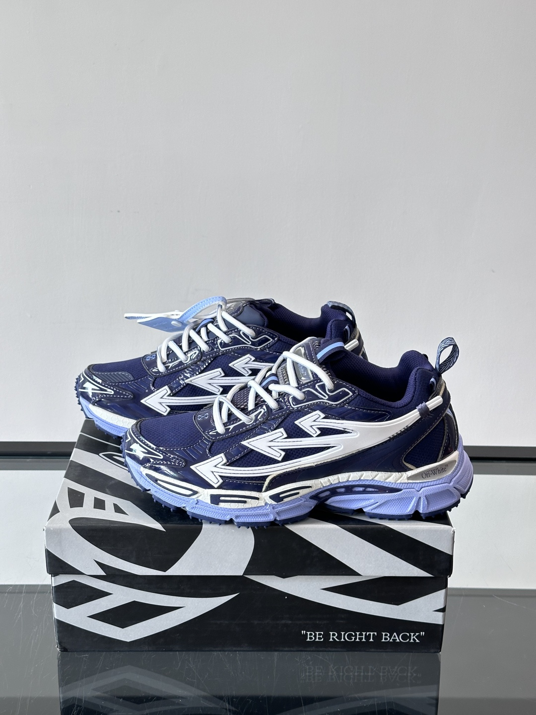 OFF-WHITE Be Right Back 情侣款👫圆头系带 箭头图案 低帮 生活休闲鞋 绿色。一款