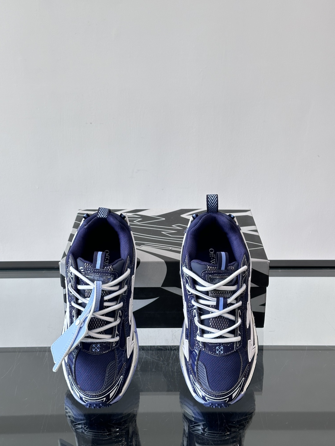 OFF-WHITE Be Right Back 情侣款👫圆头系带 箭头图案 低帮 生活休闲鞋 绿色。一款