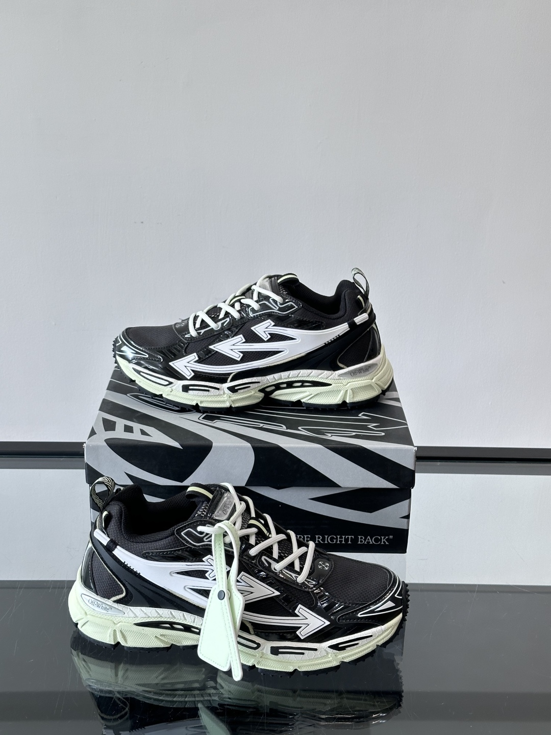 OFF-WHITE Be Right Back 情侣款👫圆头系带 箭头图案 低帮 生活休闲鞋 绿色。一款