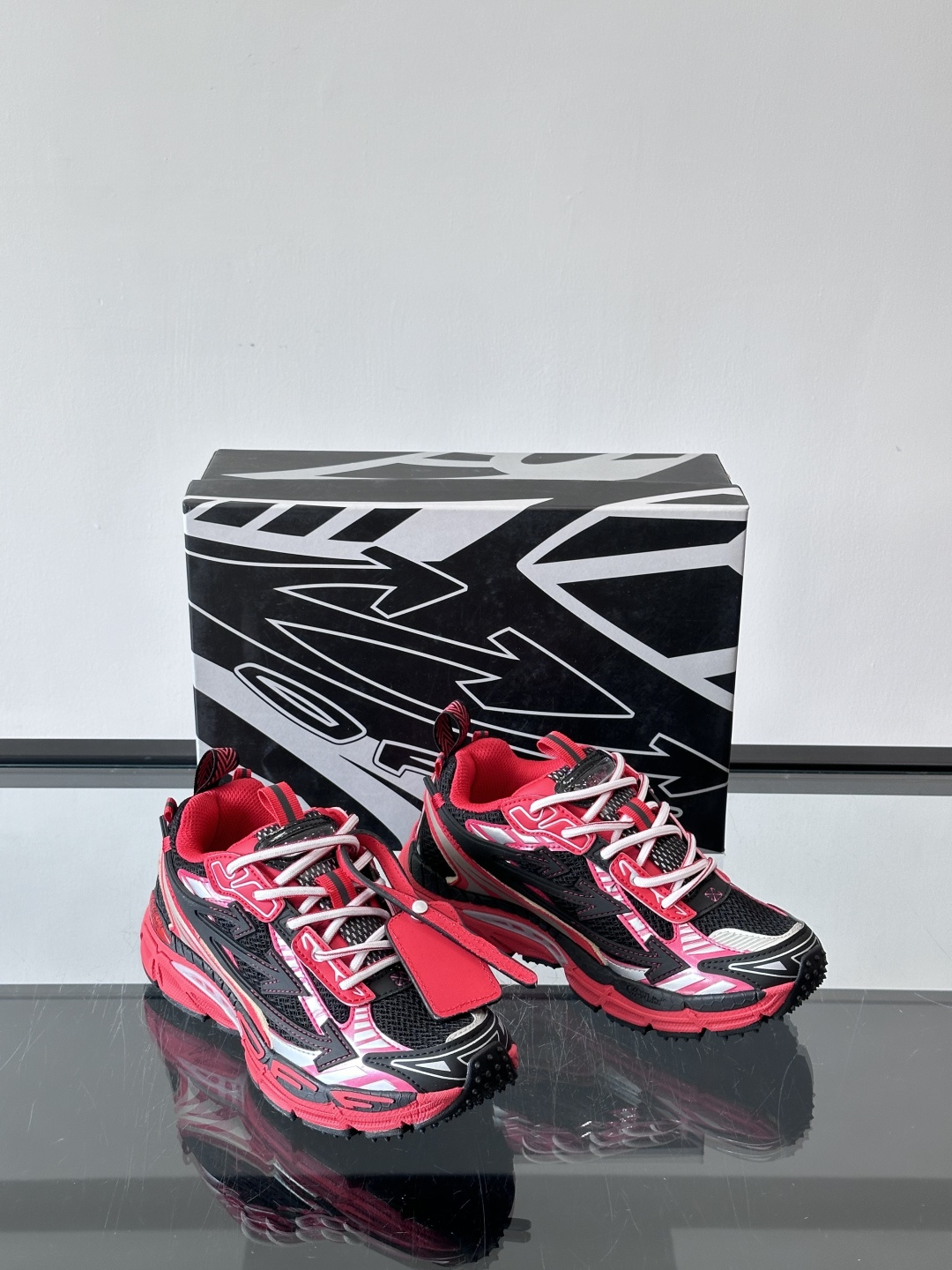 OFF-WHITE Be Right Back 情侣款👫圆头系带 箭头图案 低帮 生活休闲鞋 绿色。一款