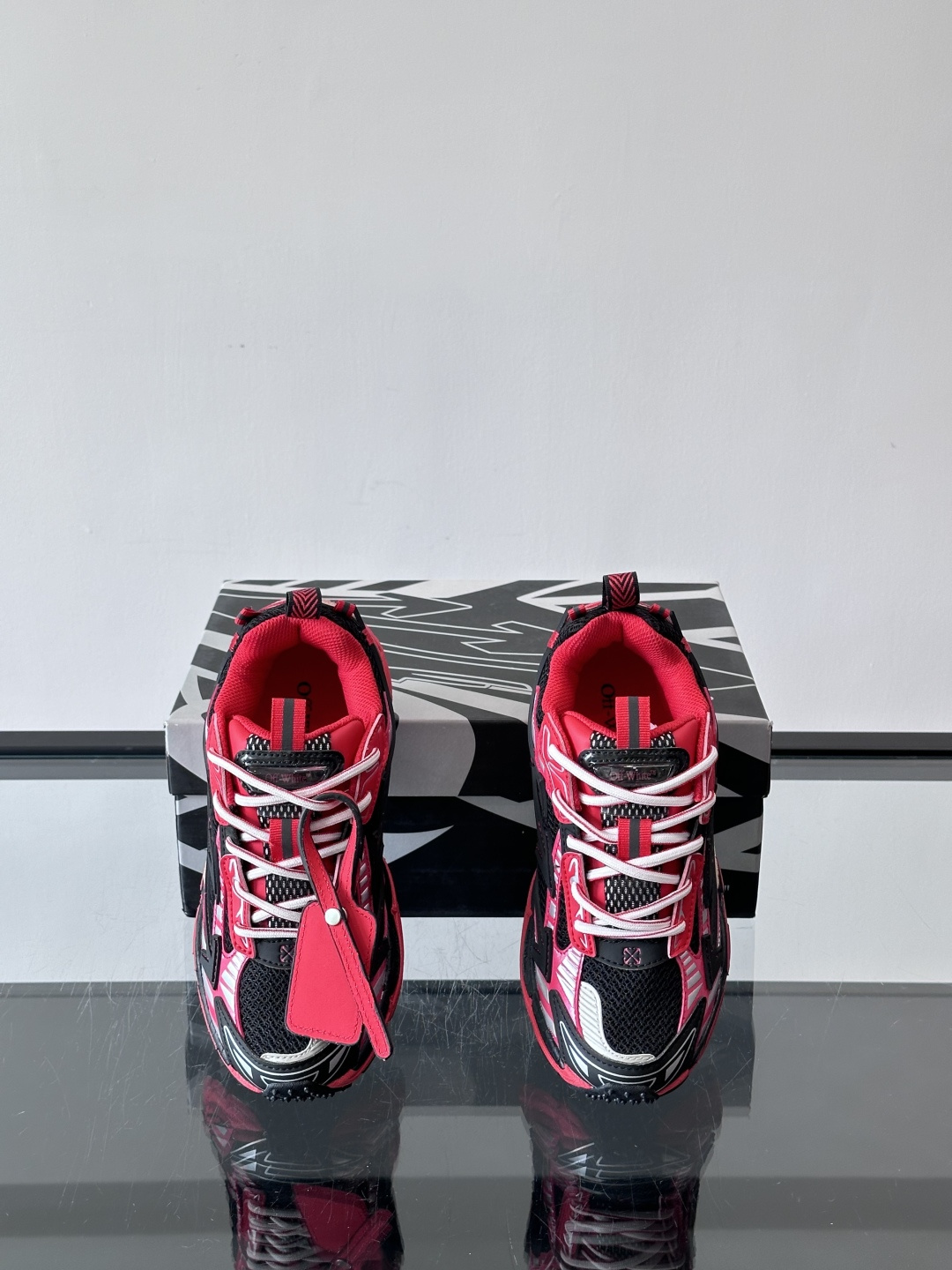 OFF-WHITE Be Right Back 情侣款👫圆头系带 箭头图案 低帮 生活休闲鞋 绿色。一款