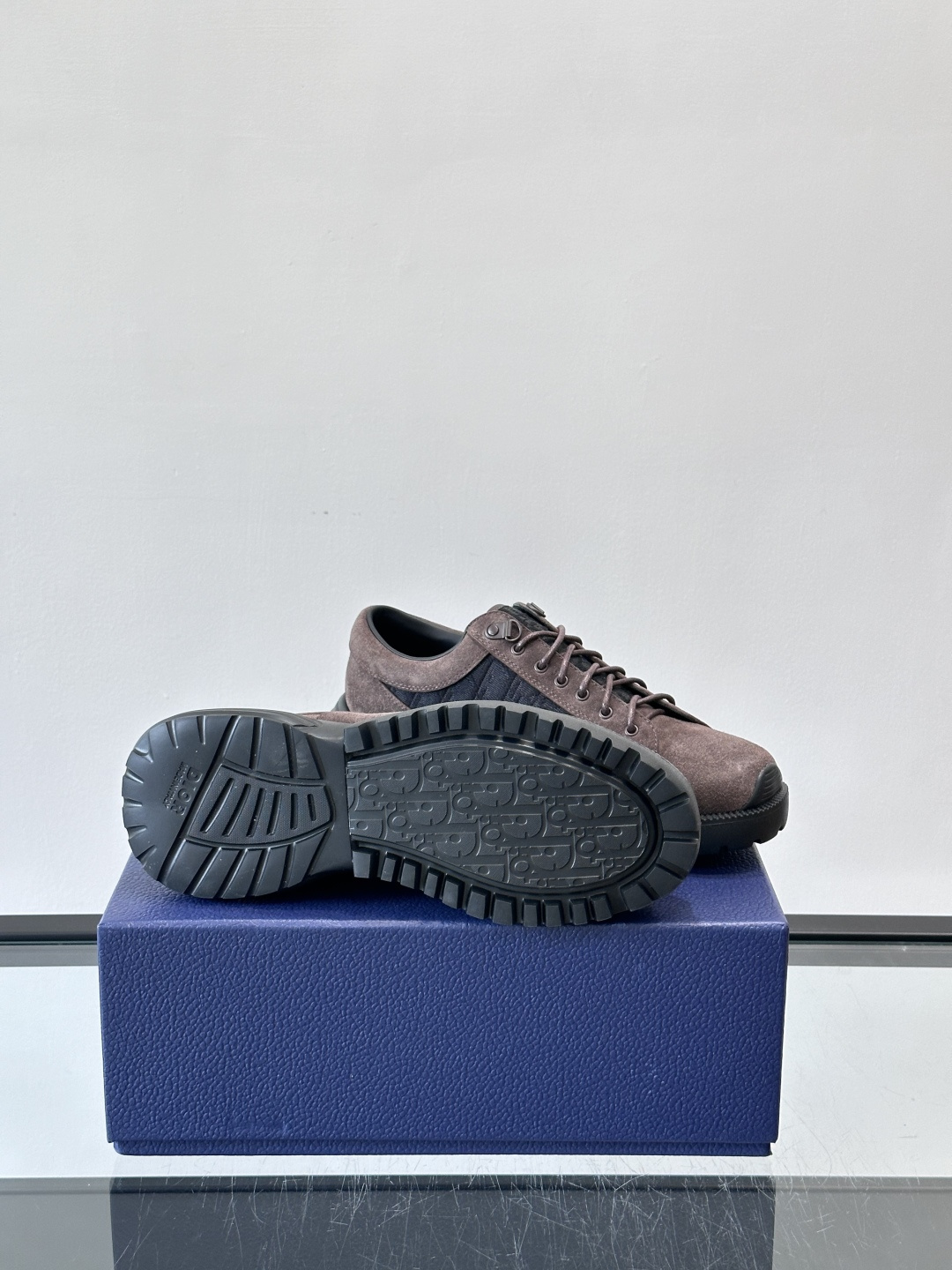 Dior Combat德比鞋迪奥Combat德比鞋，黑色小牛皮+Dior Oblique刺绣，辨识度超高