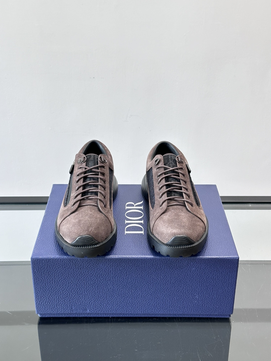 Dior Combat德比鞋迪奥Combat德比鞋，黑色小牛皮+Dior Oblique刺绣，辨识度超高