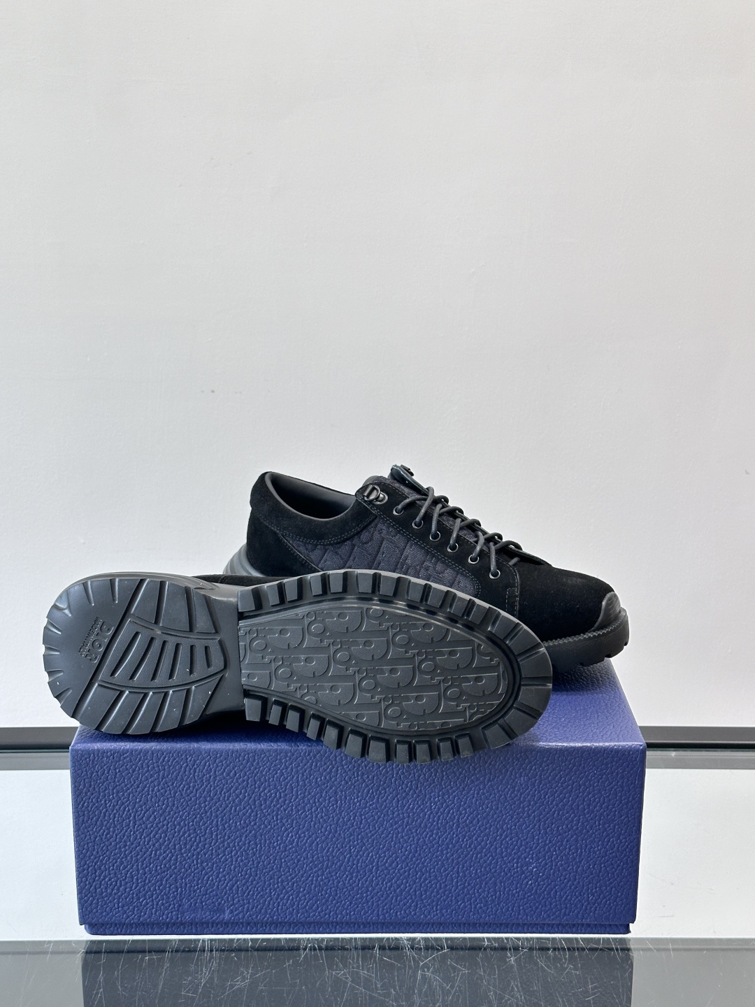 Dior Combat德比鞋迪奥Combat德比鞋，黑色小牛皮+Dior Oblique刺绣，辨识度超高