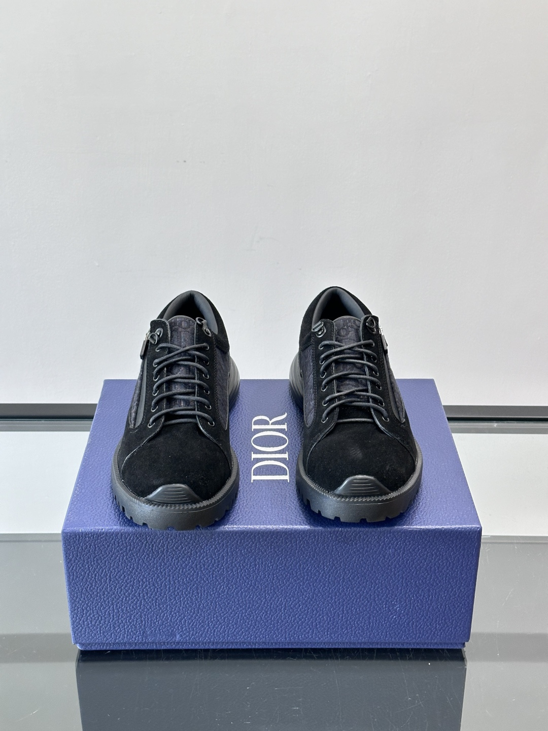 Dior Combat德比鞋迪奥Combat德比鞋，黑色小牛皮+Dior Oblique刺绣，辨识度超高