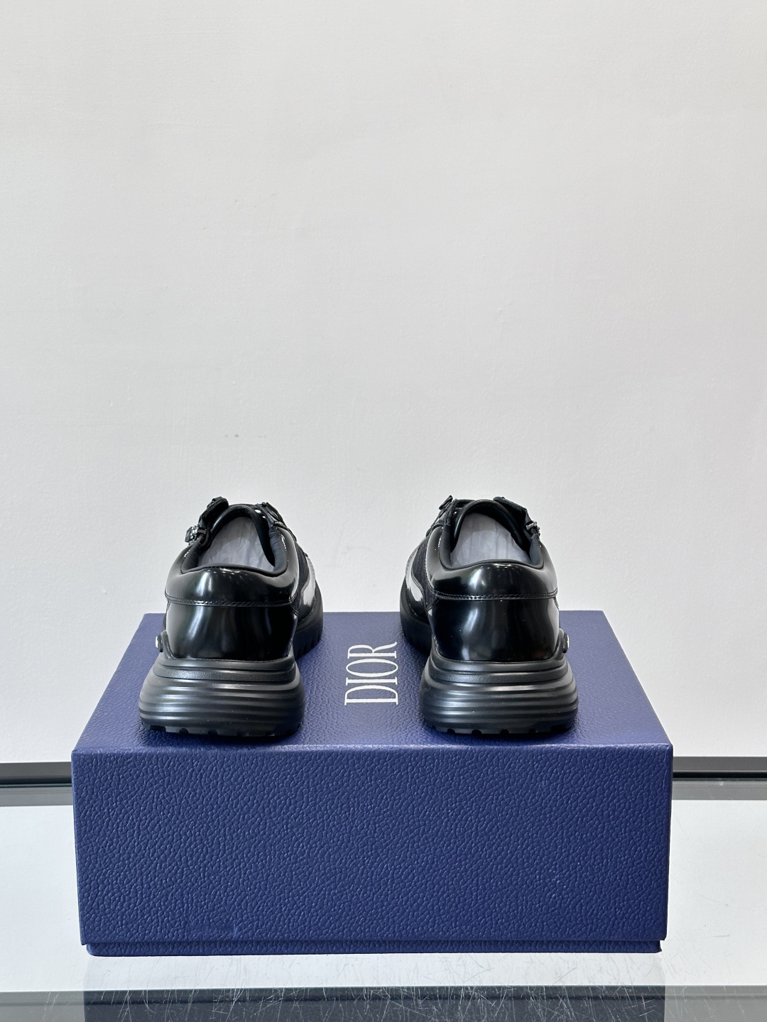 Dior Combat德比鞋迪奥Combat德比鞋，黑色小牛皮+Dior Oblique刺绣，辨识度超高