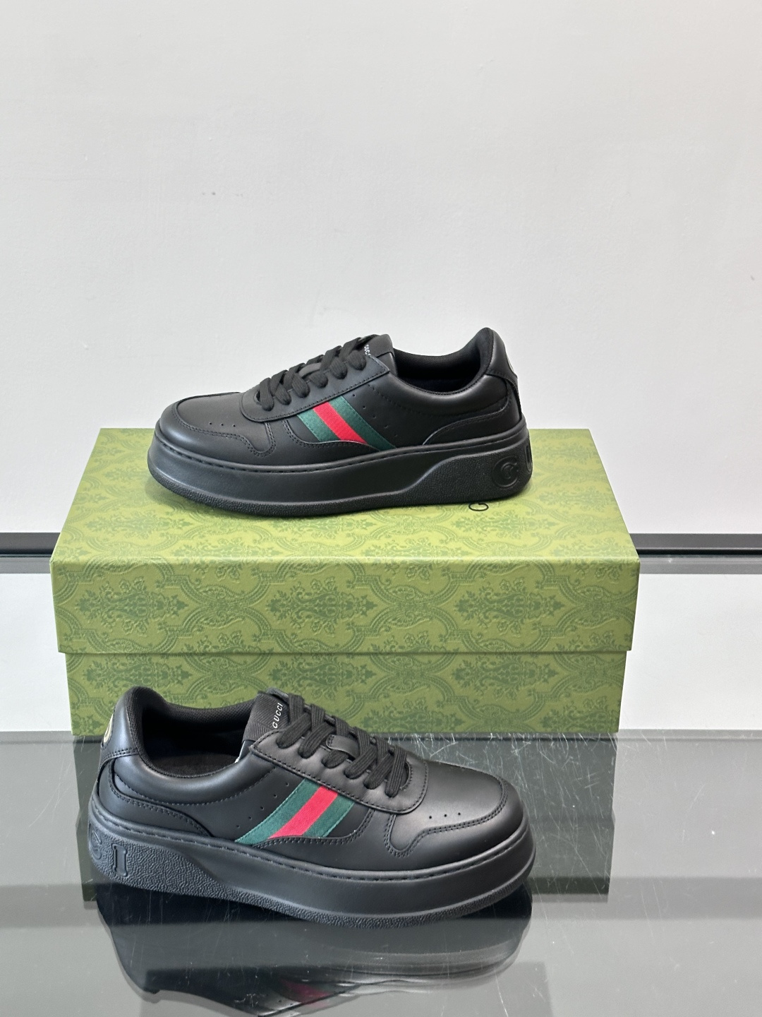 ◾️▫️Gucci情侣款👫厚底饼干鞋运动鞋，这款的舒适度真的很绝，超级轻便舒适百搭，👍必备单品，这款单品