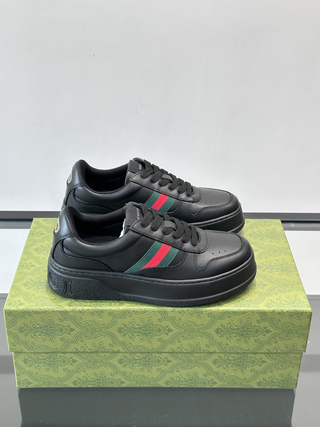 ◾️▫️Gucci情侣款👫厚底饼干鞋运动鞋，这款的舒适度真的很绝，超级轻便舒适百搭，👍必备单品，这款单品