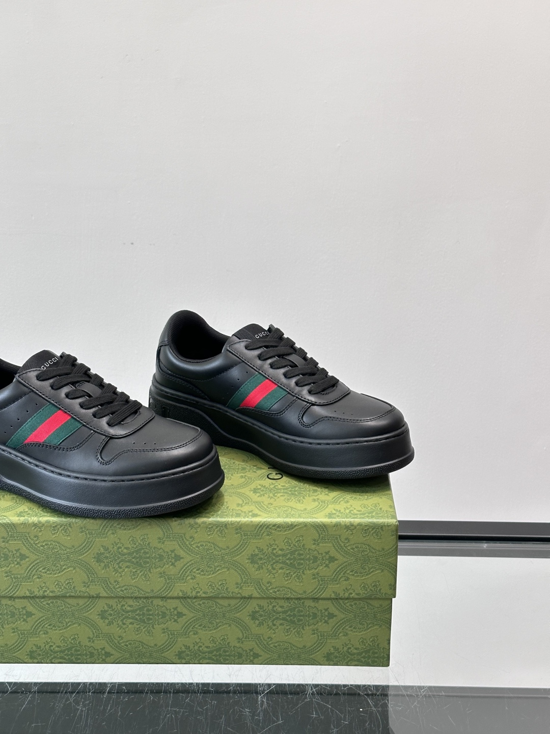 ◾️▫️Gucci情侣款👫厚底饼干鞋运动鞋，这款的舒适度真的很绝，超级轻便舒适百搭，👍必备单品，这款单品