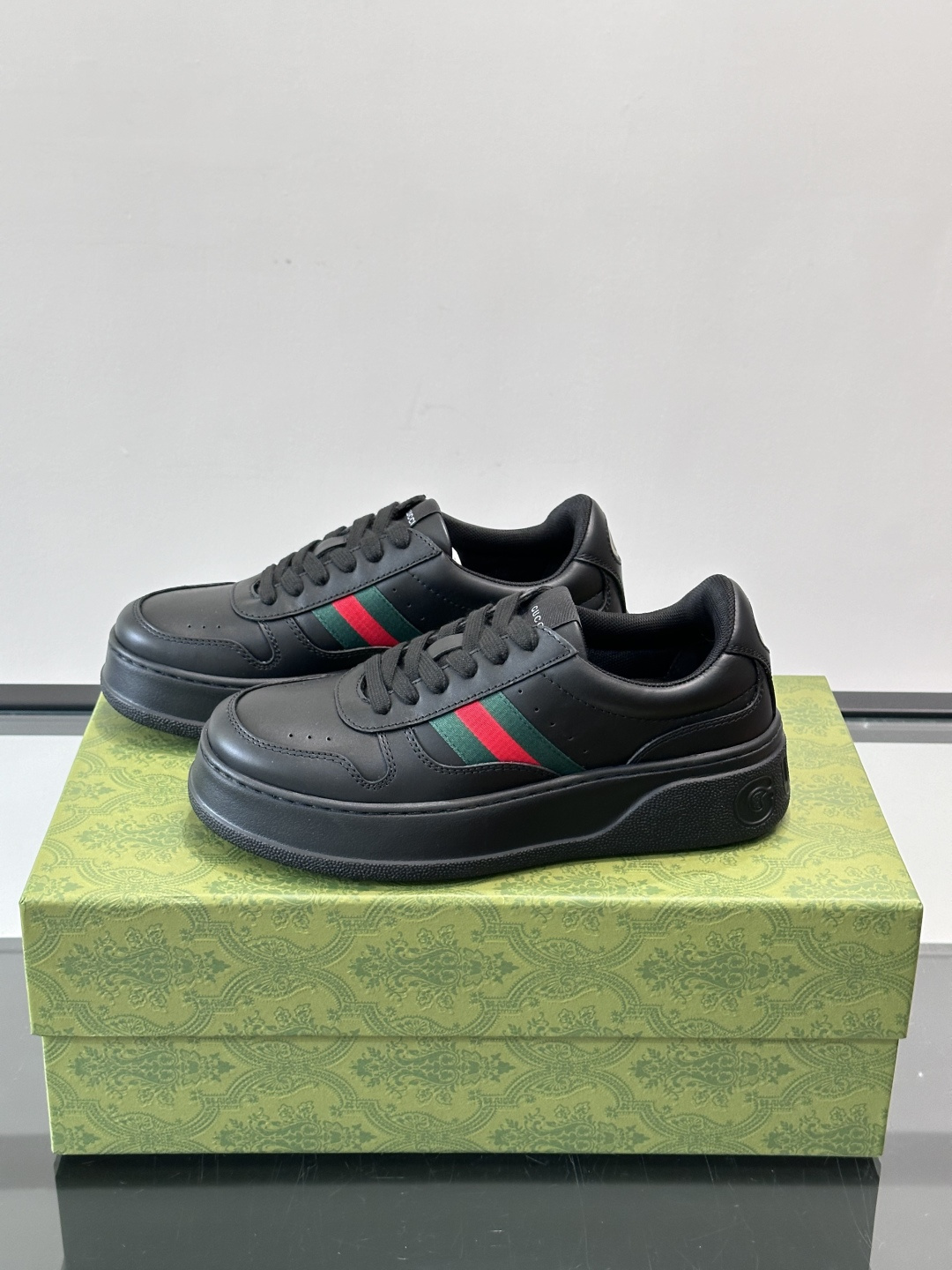 ◾️▫️Gucci情侣款👫厚底饼干鞋运动鞋，这款的舒适度真的很绝，超级轻便舒适百搭，👍必备单品，这款单品