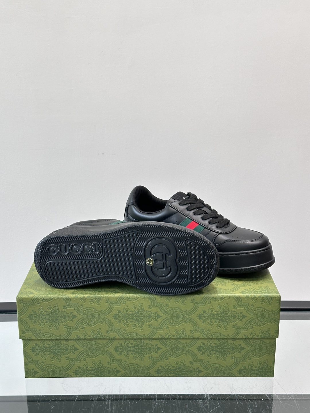 ◾️▫️Gucci情侣款👫厚底饼干鞋运动鞋，这款的舒适度真的很绝，超级轻便舒适百搭，👍必备单品，这款单品