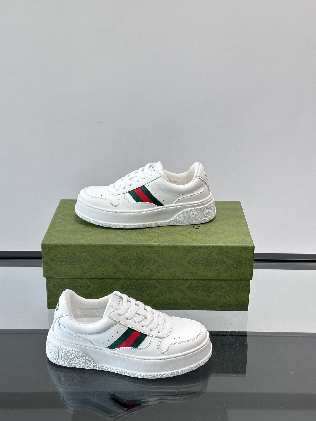 ◾️▫️Gucci情侣款👫厚底饼干鞋运动鞋，这款的舒适度真的很绝，超级轻便舒适百搭，👍必备单品，这款单品