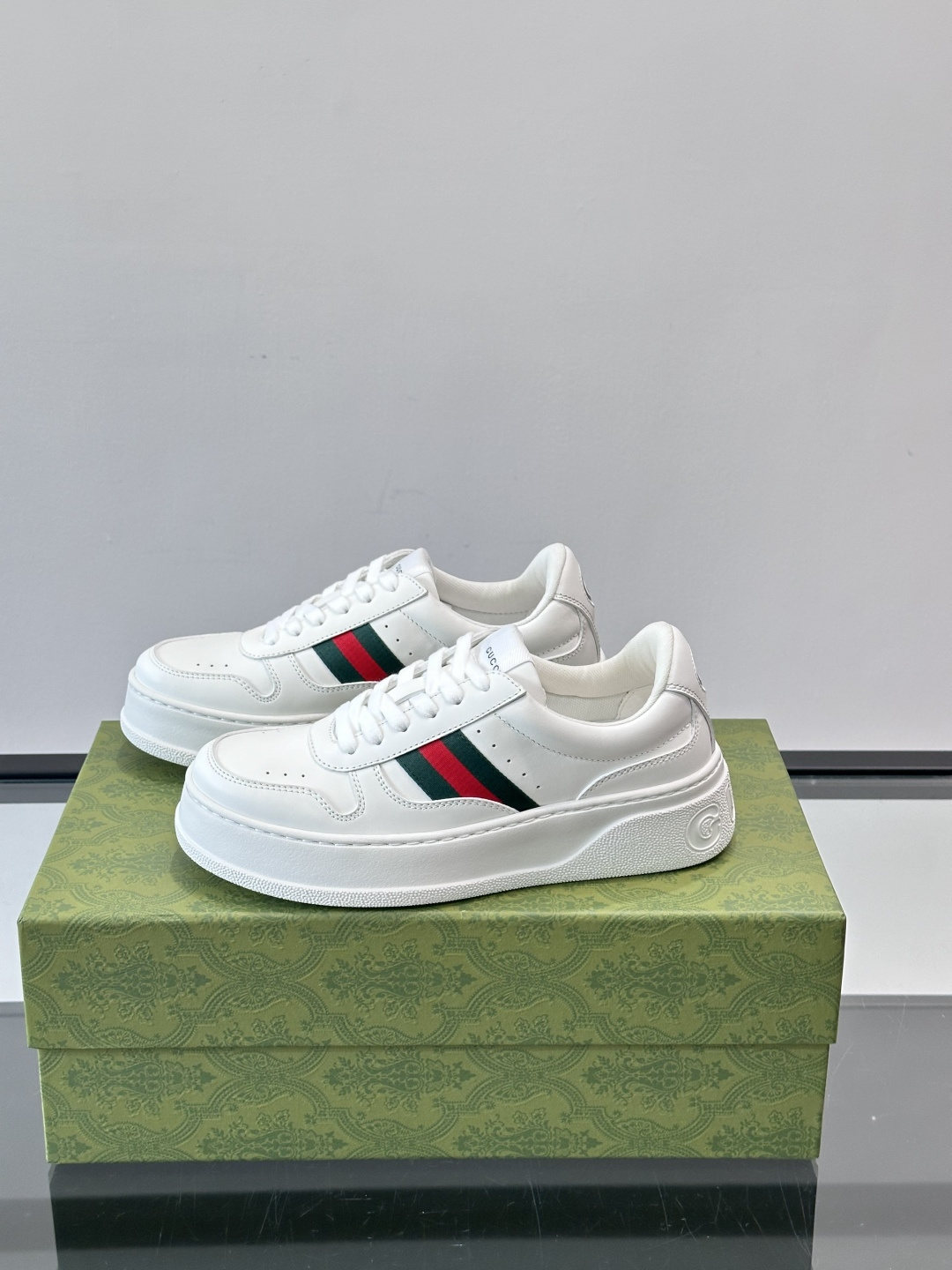 ◾️▫️Gucci情侣款👫厚底饼干鞋运动鞋，这款的舒适度真的很绝，超级轻便舒适百搭，👍必备单品，这款单品