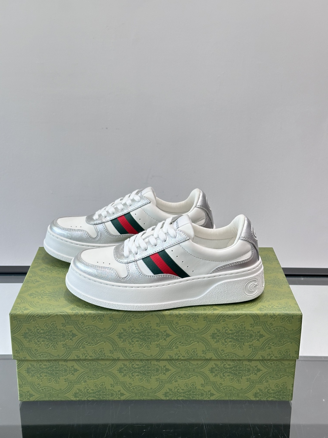 ◾️▫️Gucci情侣款👫厚底饼干鞋运动鞋，这款的舒适度真的很绝，超级轻便舒适百搭，👍必备单品，这款单品