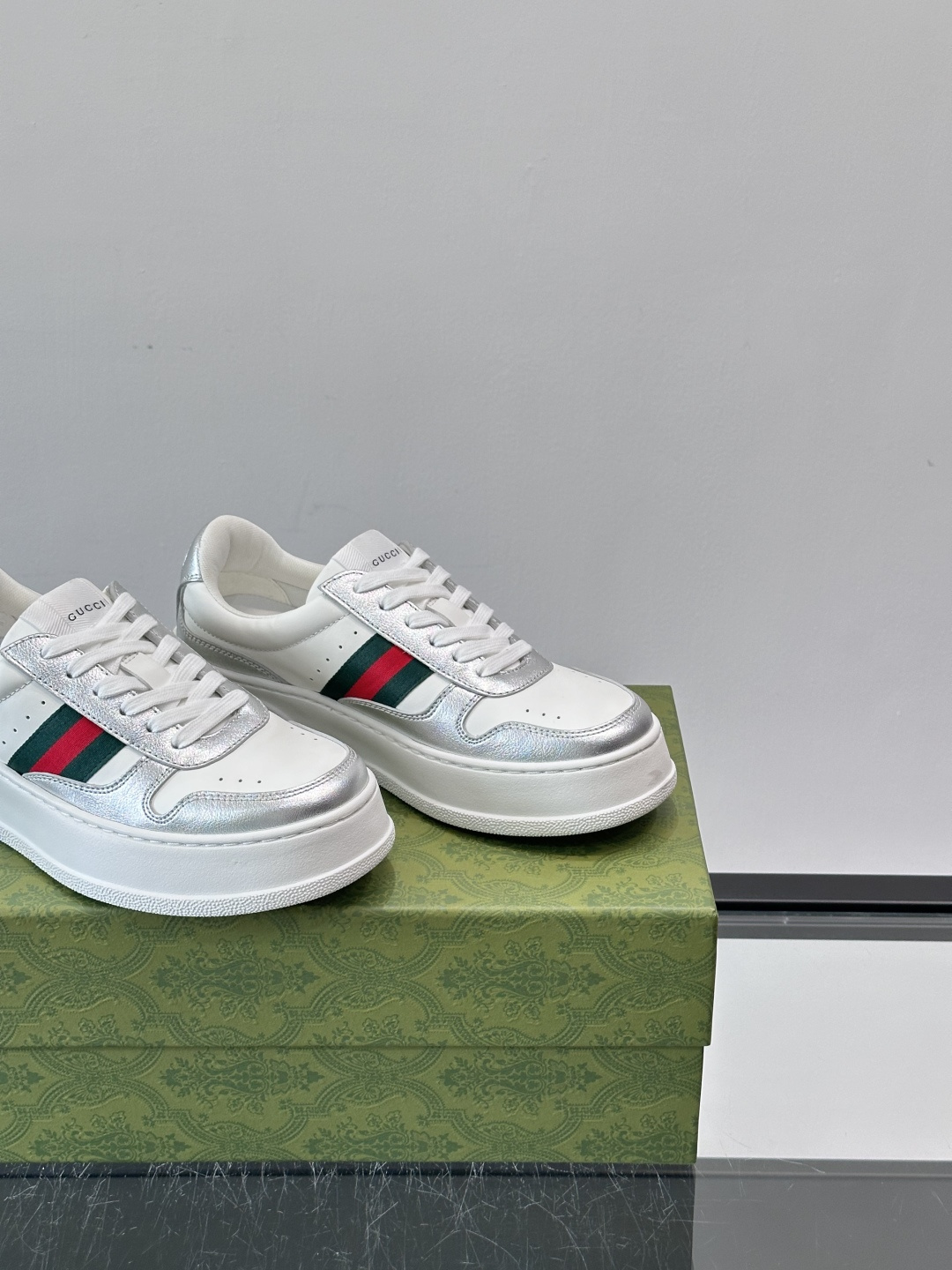 ◾️▫️Gucci情侣款👫厚底饼干鞋运动鞋，这款的舒适度真的很绝，超级轻便舒适百搭，👍必备单品，这款单品