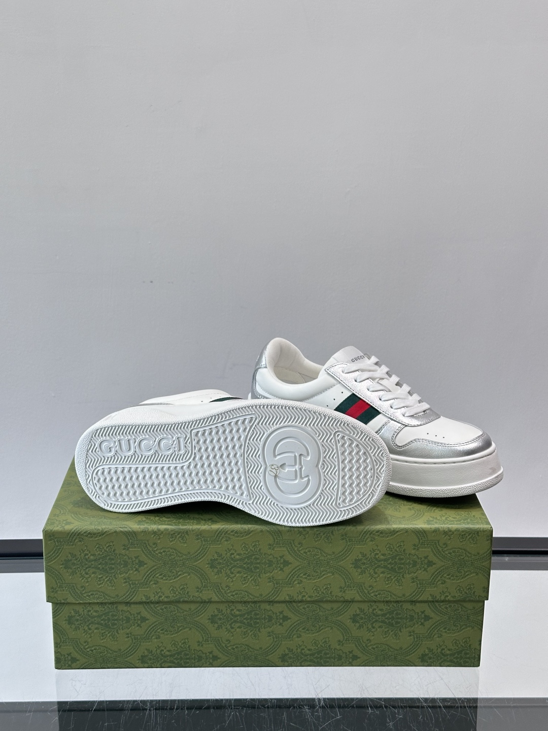 ◾️▫️Gucci情侣款👫厚底饼干鞋运动鞋，这款的舒适度真的很绝，超级轻便舒适百搭，👍必备单品，这款单品