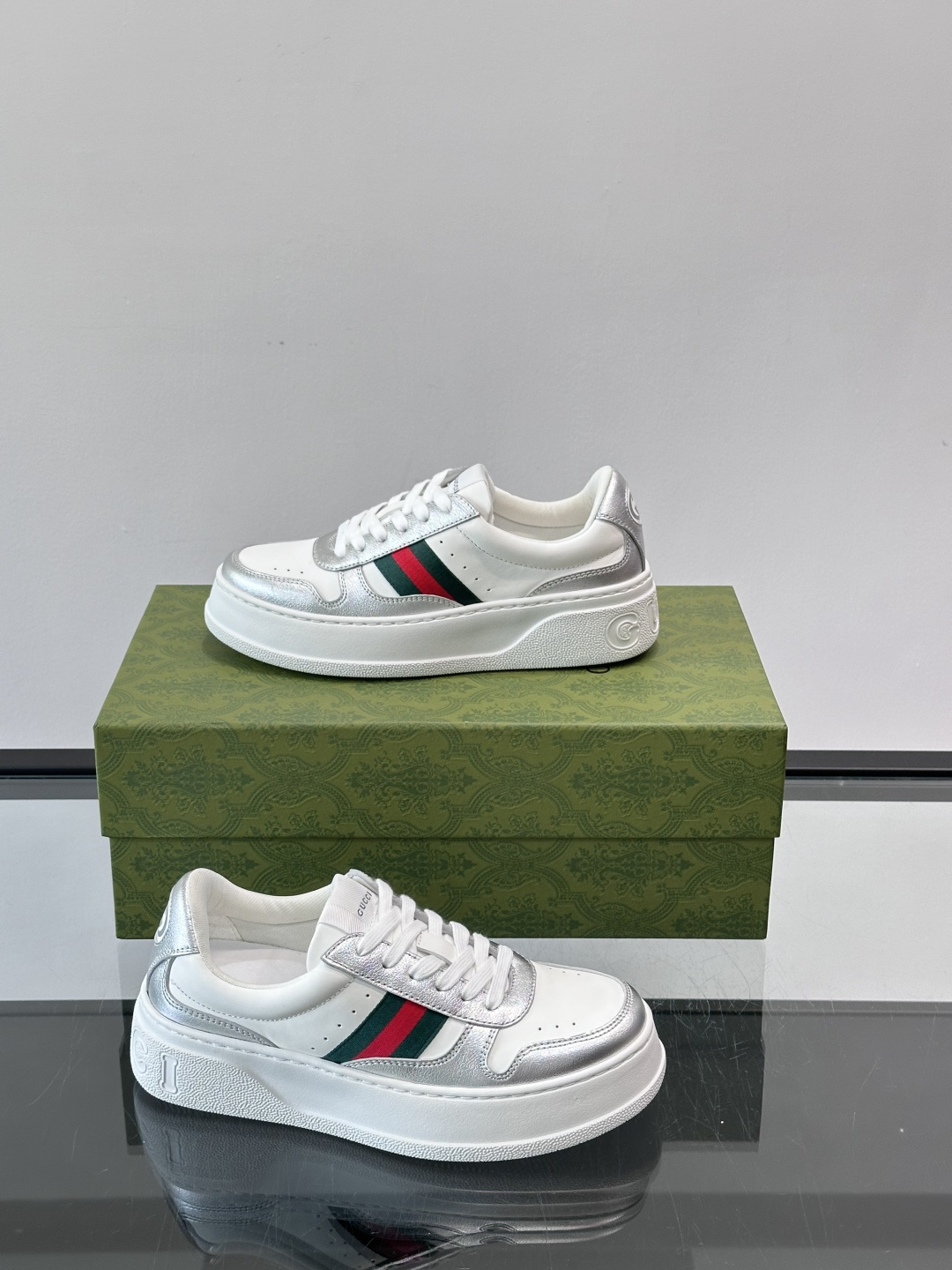 ◾️▫️Gucci情侣款👫厚底饼干鞋运动鞋，这款的舒适度真的很绝，超级轻便舒适百搭，👍必备单品，这款单品
