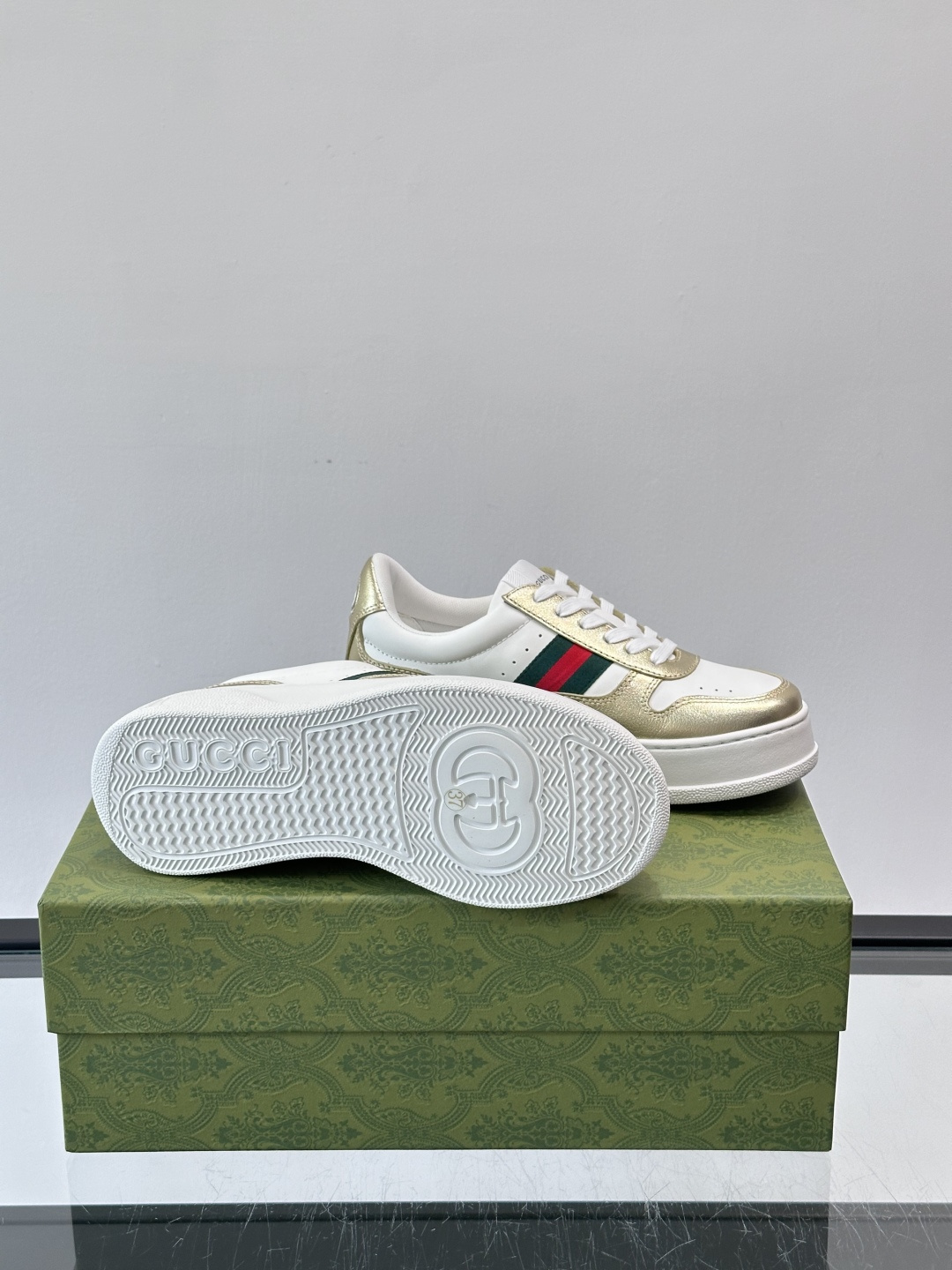 ◾️▫️Gucci情侣款👫厚底饼干鞋运动鞋，这款的舒适度真的很绝，超级轻便舒适百搭，👍必备单品，这款单品