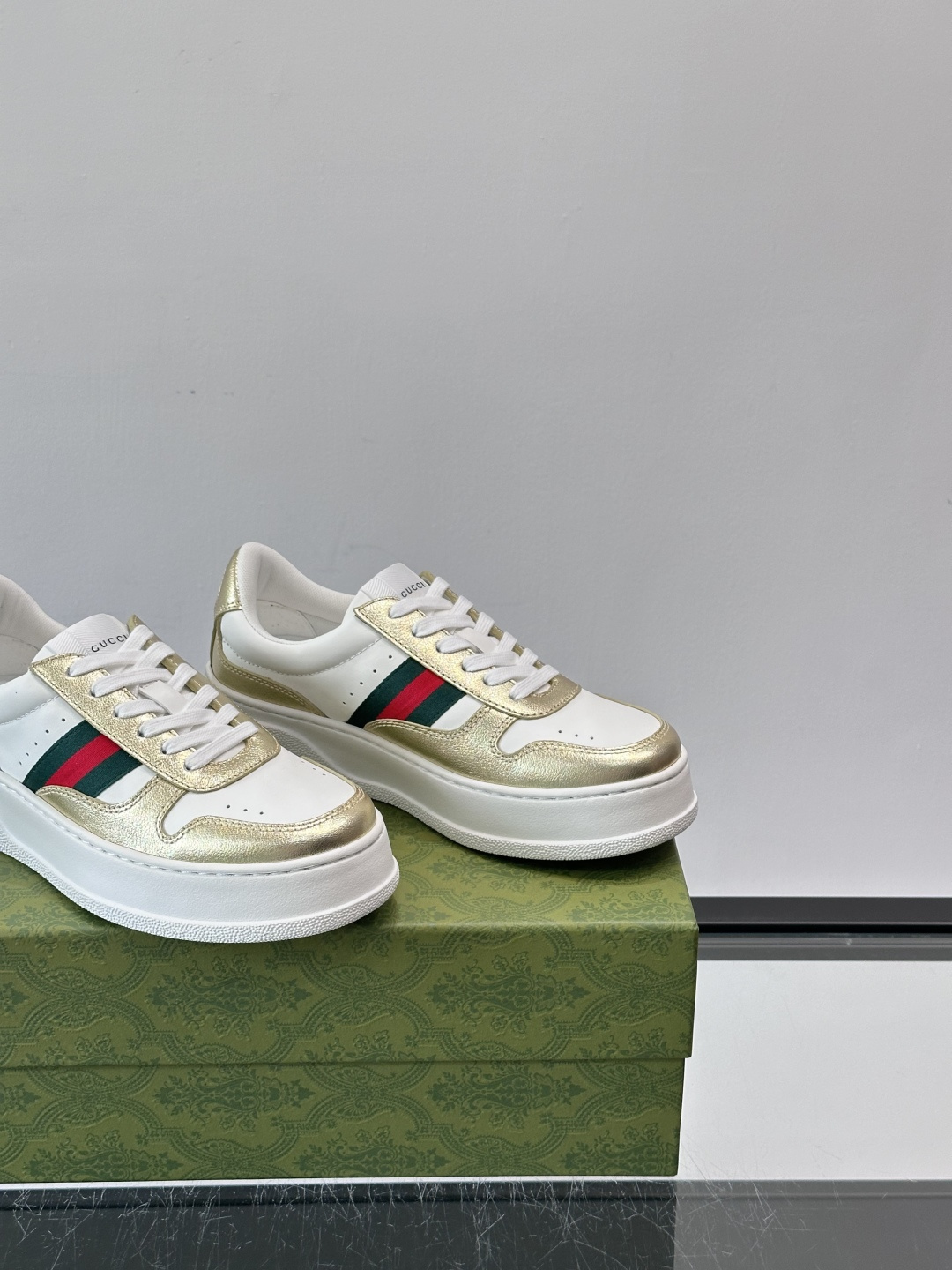 ◾️▫️Gucci情侣款👫厚底饼干鞋运动鞋，这款的舒适度真的很绝，超级轻便舒适百搭，👍必备单品，这款单品