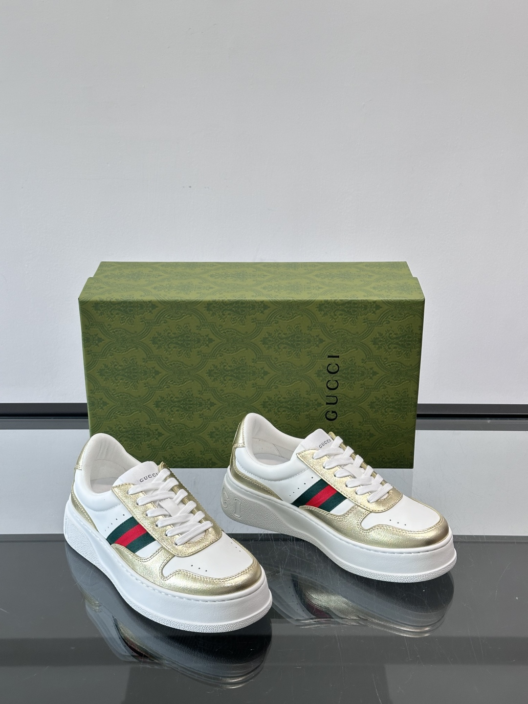 ◾️▫️Gucci情侣款👫厚底饼干鞋运动鞋，这款的舒适度真的很绝，超级轻便舒适百搭，👍必备单品，这款单品