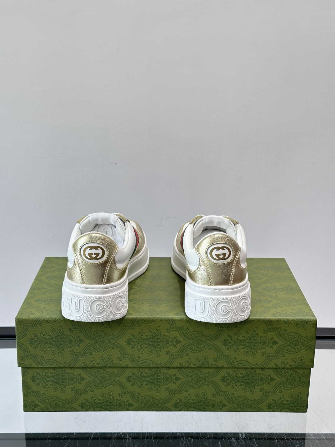 ◾️▫️Gucci情侣款👫厚底饼干鞋运动鞋，这款的舒适度真的很绝，超级轻便舒适百搭，👍必备单品，这款单品