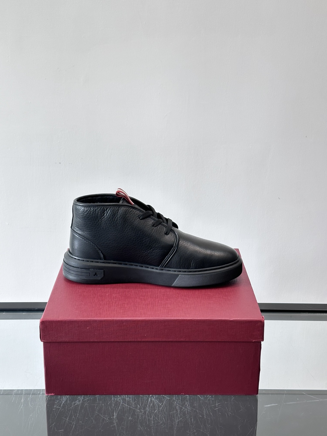 Bally黑色高邦皮鞋休闲鞋，选用柔软头层牛皮，荔枝纹理质感满分，耐磨又高级。EVA轻质橡胶+TPU防滑