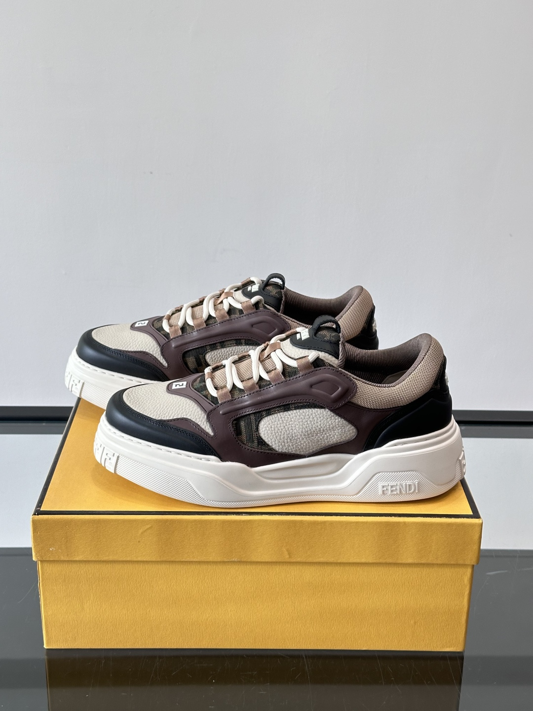 Fendi芬迪春夏最新走秀款运动鞋 25秀场出镜率最高的单品 原版购入开发 一比一复刻 设计师Kim J