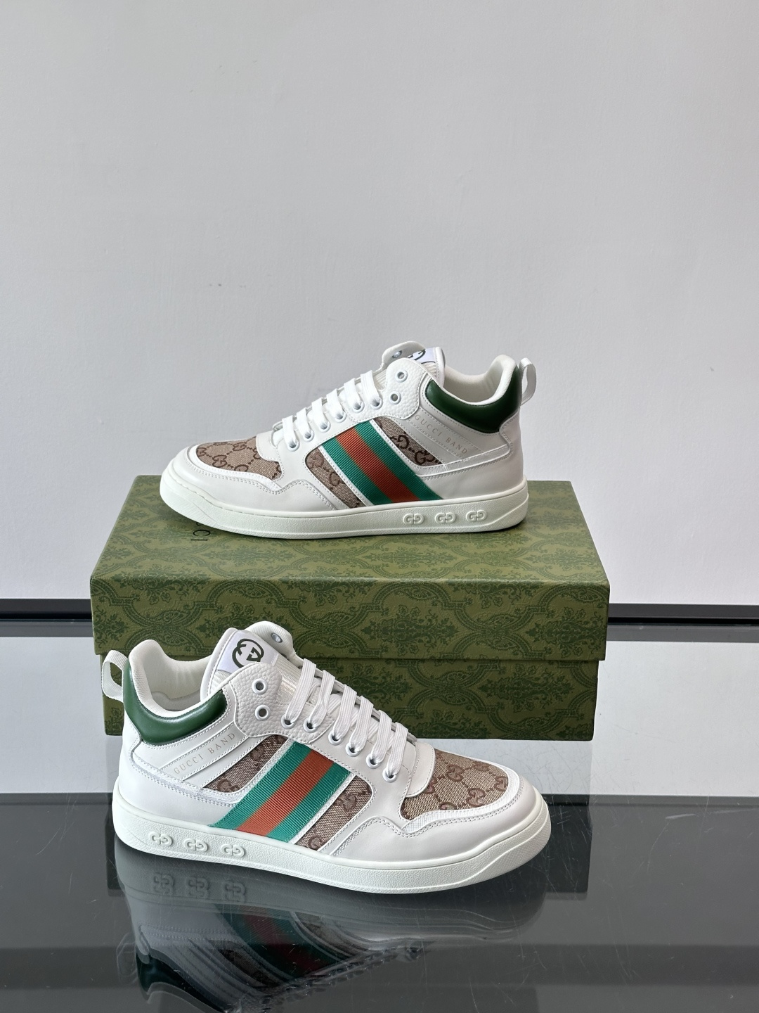 Gucci GG高帮厚底饼干鞋，经典GG老花+头层牛皮，鞋面防泼水，日常雨天都能穿！约4cm隐形厚底，乳