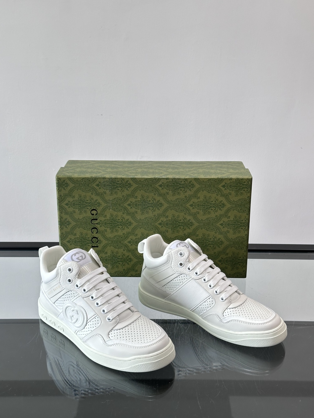 Gucci GG高帮厚底饼干鞋，经典GG老花+头层牛皮，鞋面防泼水，日常雨天都能穿！约4cm隐形厚底，乳